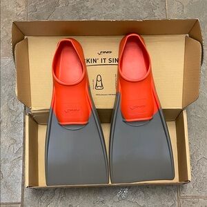 Finis long floating Swim Fins in Gray and Red